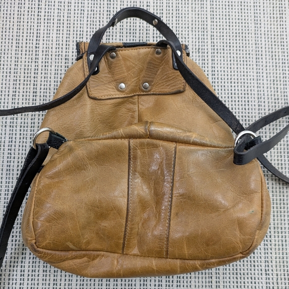 Strey Designs Handmade Leather Backpack - Picture 9 of 14
